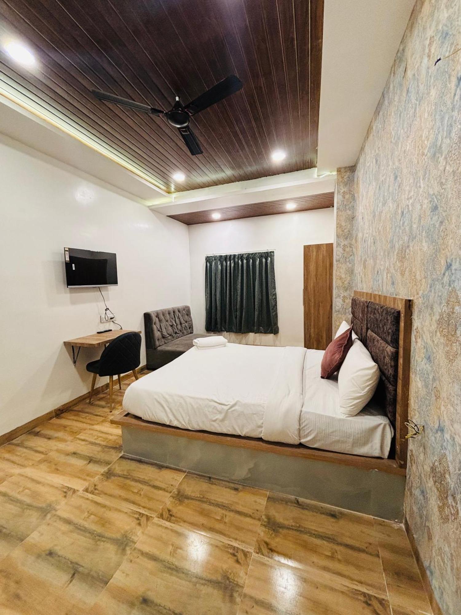 Hotel Vedicvista Indore Eksteriør billede