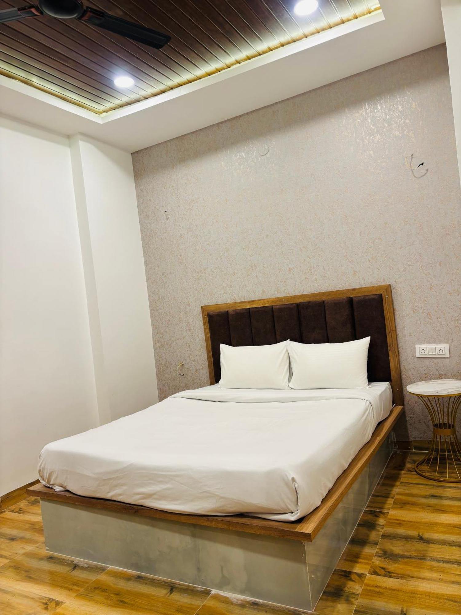 Hotel Vedicvista Indore Eksteriør billede