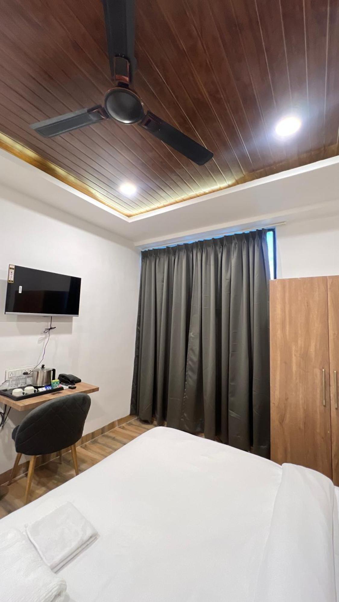 Hotel Vedicvista Indore Eksteriør billede